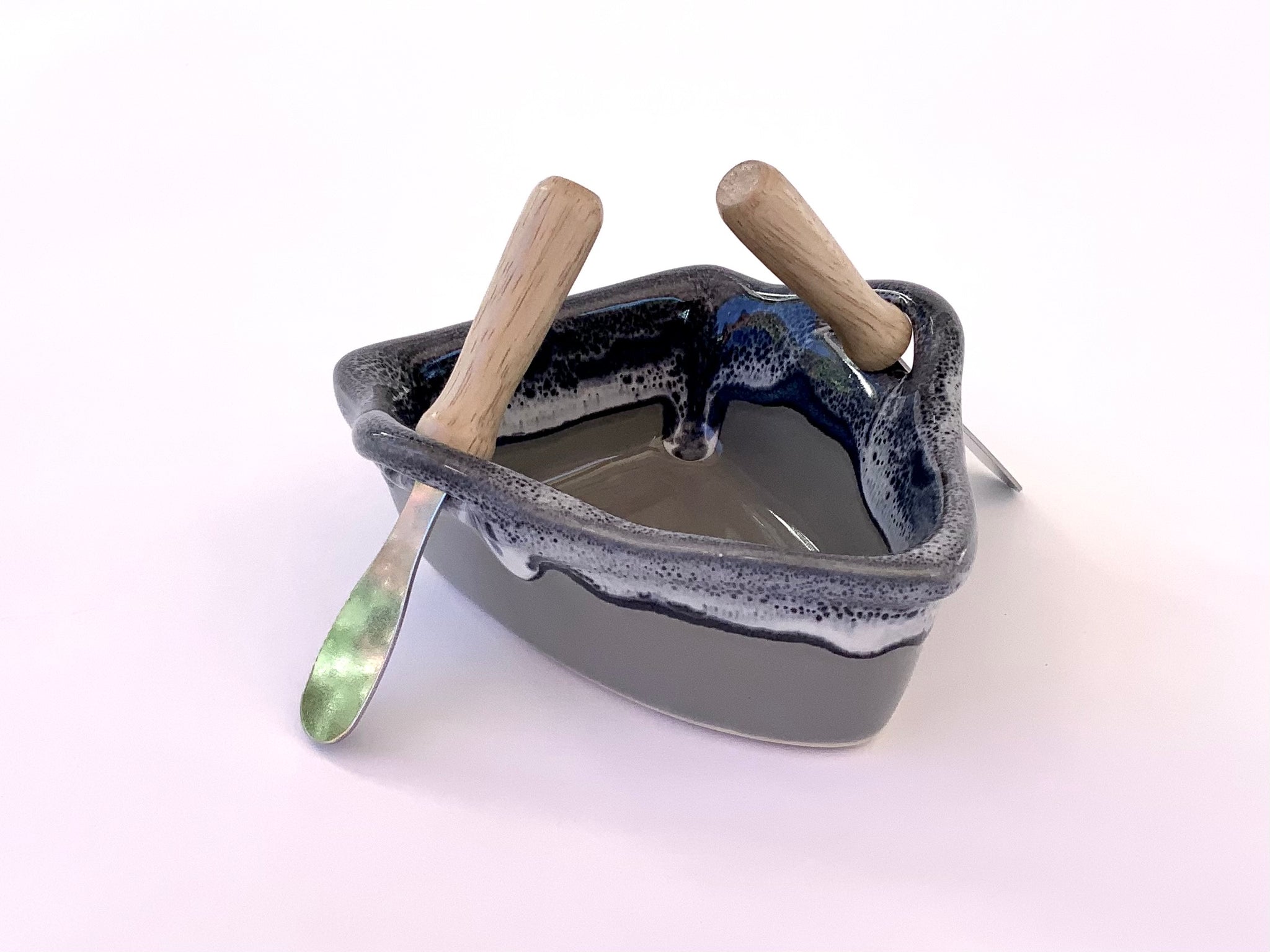 Boat Dip Pot – River Rock