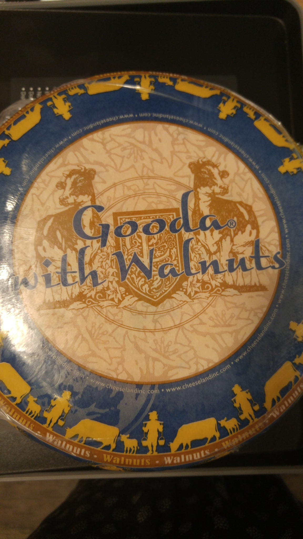 Cheese Land - Gouda - Walnut - (150g - 175g)