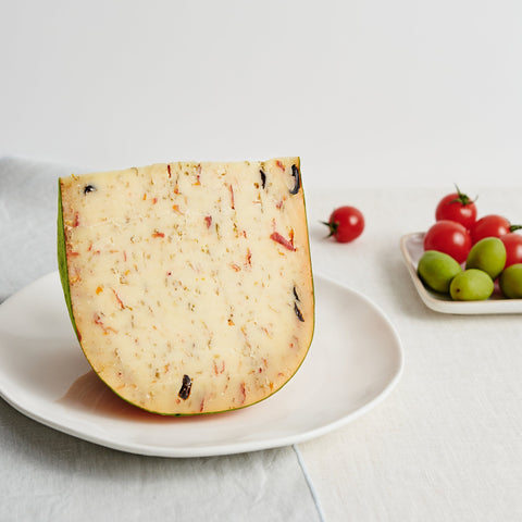 Cheese Land - Gouda - Olive & Tomato - (150g - 175g)