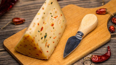 Coombe Castle - Cheddar w Peppers & Chilis - (150g-170g)
